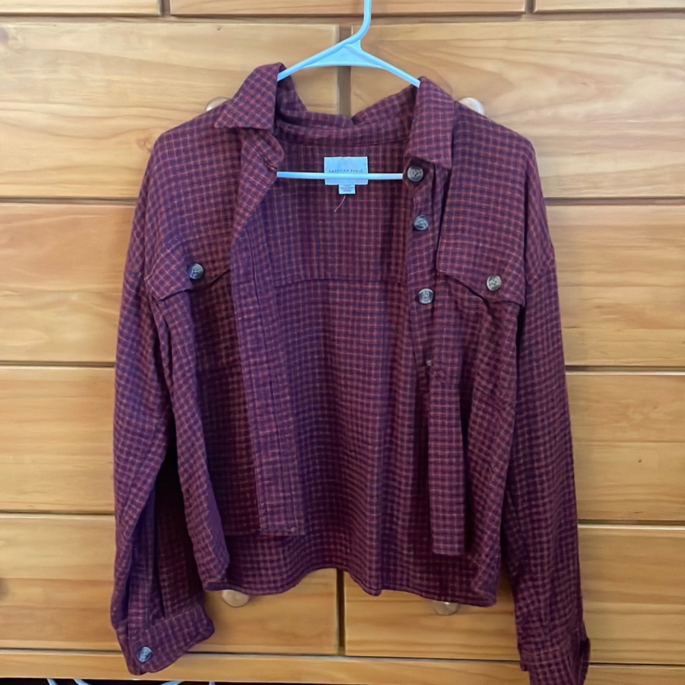 American eagle cropped flannel size small. Great condition!